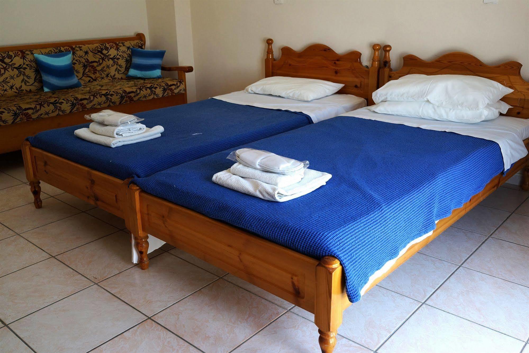 Omega Rooms Anaxos Ngoại thất bức ảnh